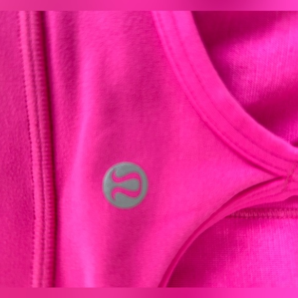 Lululemon flow y bra size 8 - Picture 2 of 4